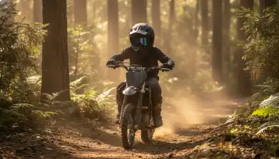 Sicher unterwegs im Gelände: Dieser Motocross Fullface Helm macht junge Abenteurer glücklich